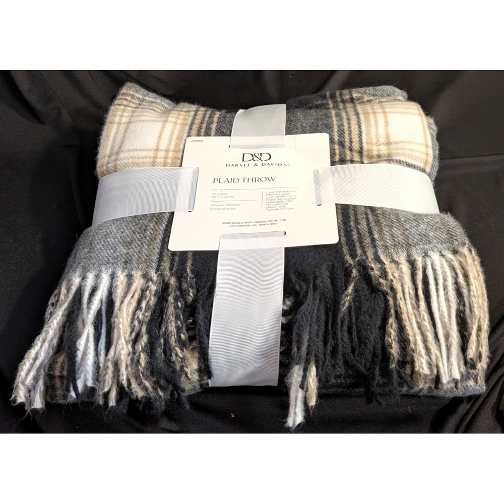 Darsee & David's Plaid Throw Blanket 50" X 60" NEW WITH TAGS